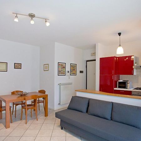 Casa Dei Filati, Cosy Flat With Garden And Parking Close To Лука Екстериор снимка
