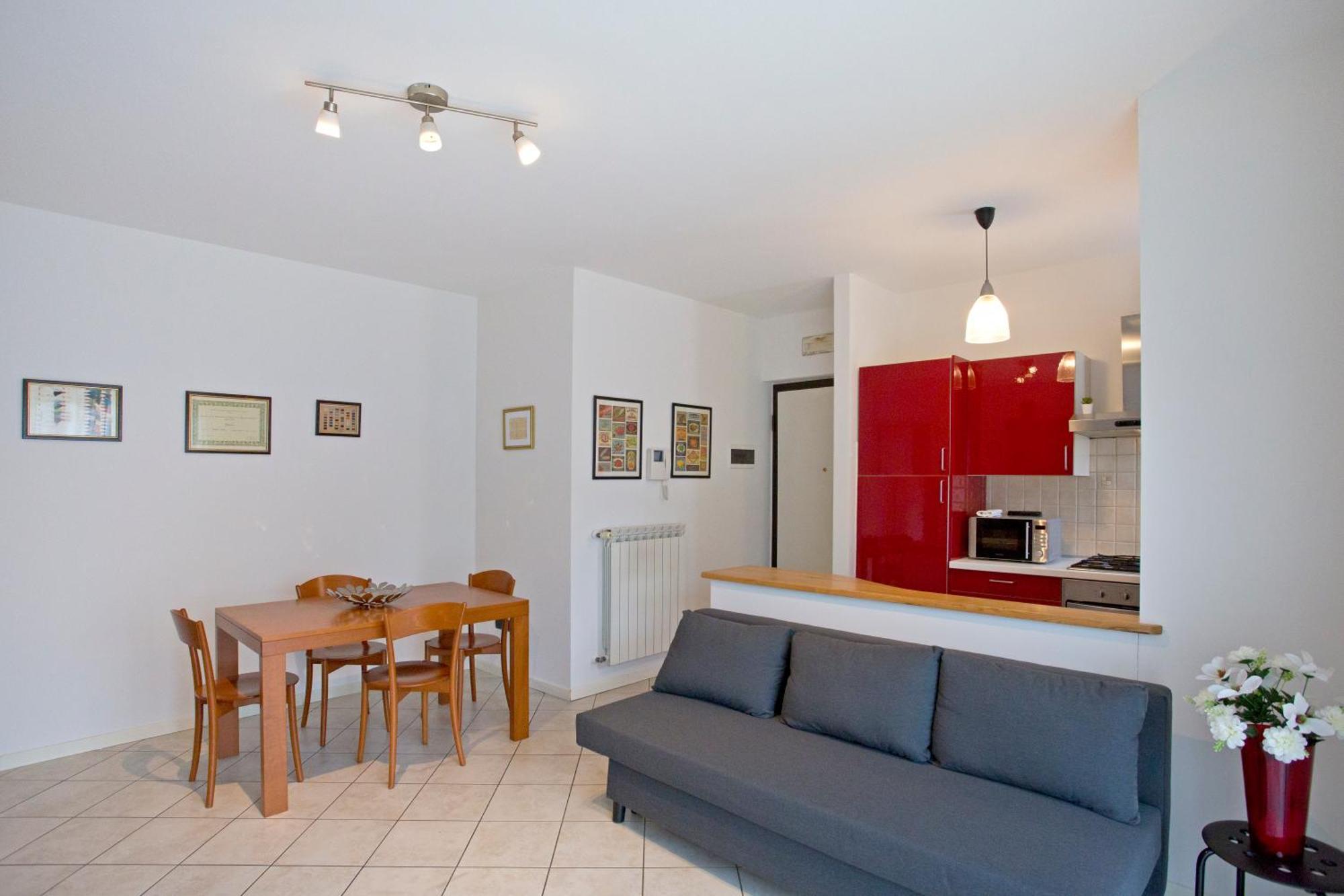 Casa Dei Filati, Cosy Flat With Garden And Parking Close To Лука Екстериор снимка