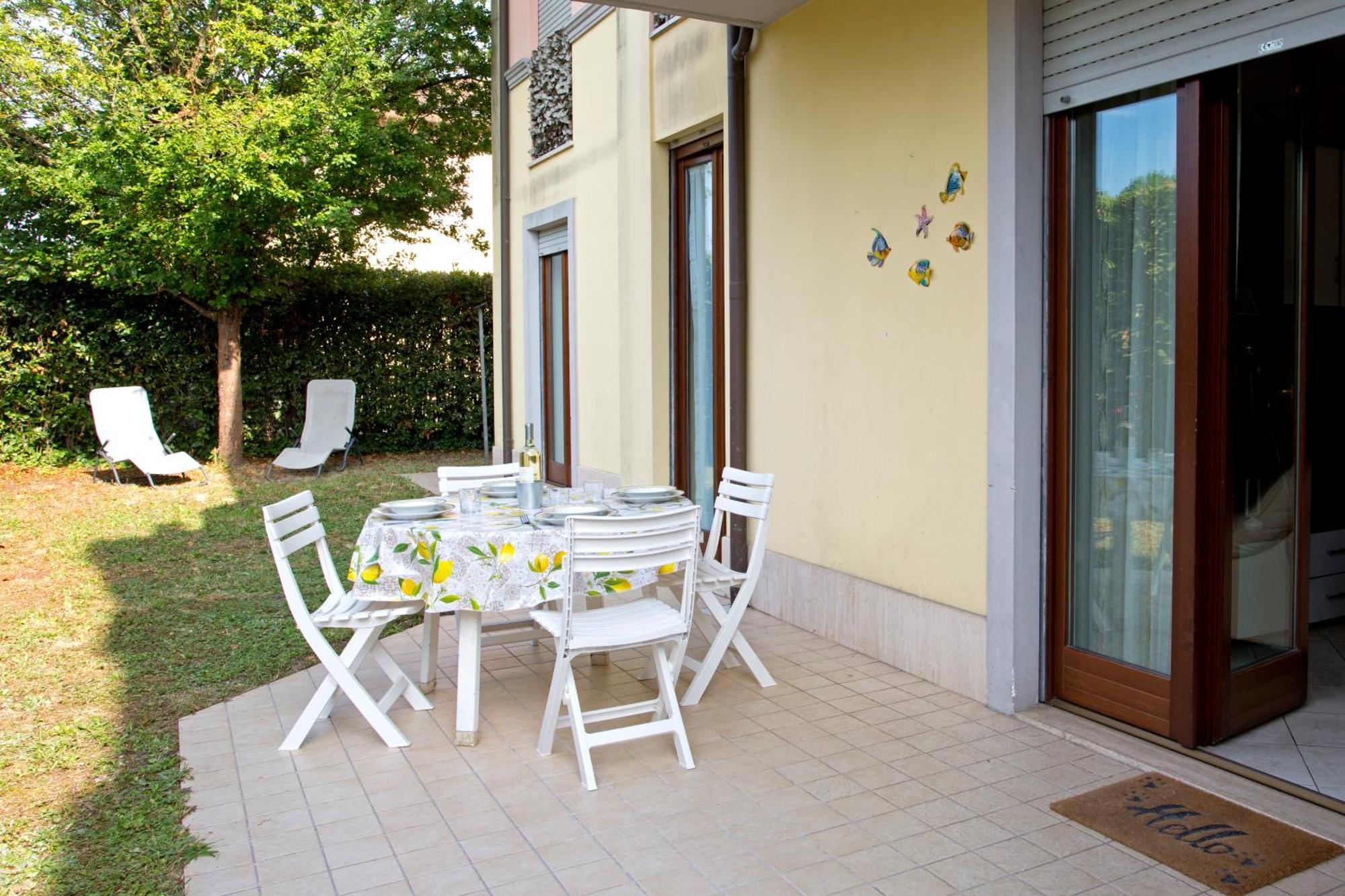 Casa Dei Filati, Cosy Flat With Garden And Parking Close To Лука Екстериор снимка
