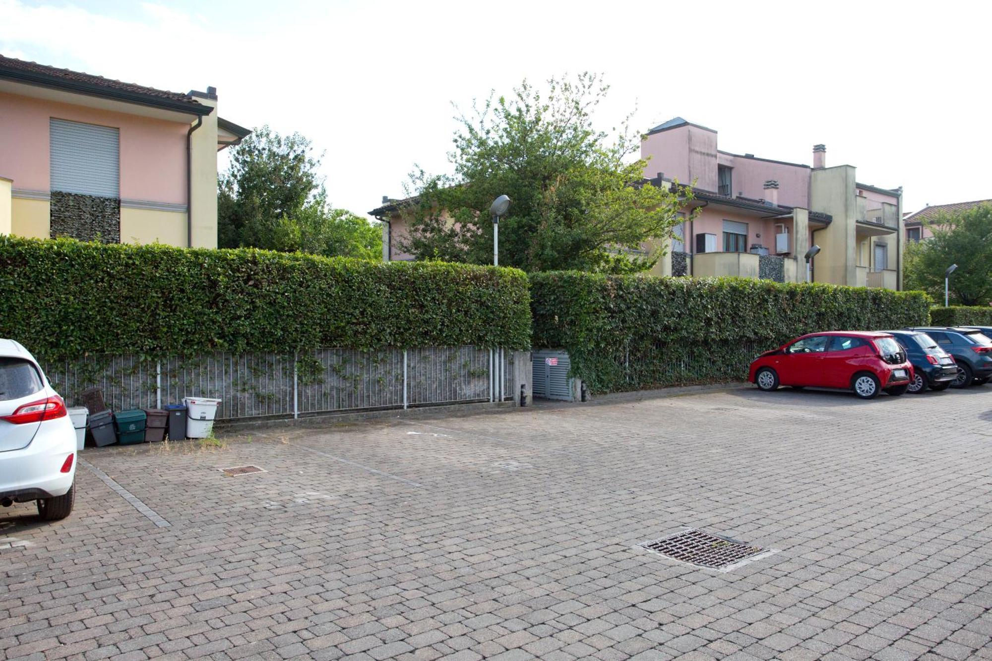 Casa Dei Filati, Cosy Flat With Garden And Parking Close To Лука Екстериор снимка